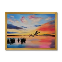 Birde za kran koji lete za vrijeme šarenog zalaska sunca uokvirenog slikarskog platna Art Print